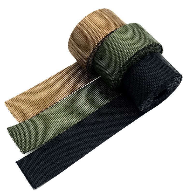 Skirtumas tarp nailono juostos ir poliesterio juostos